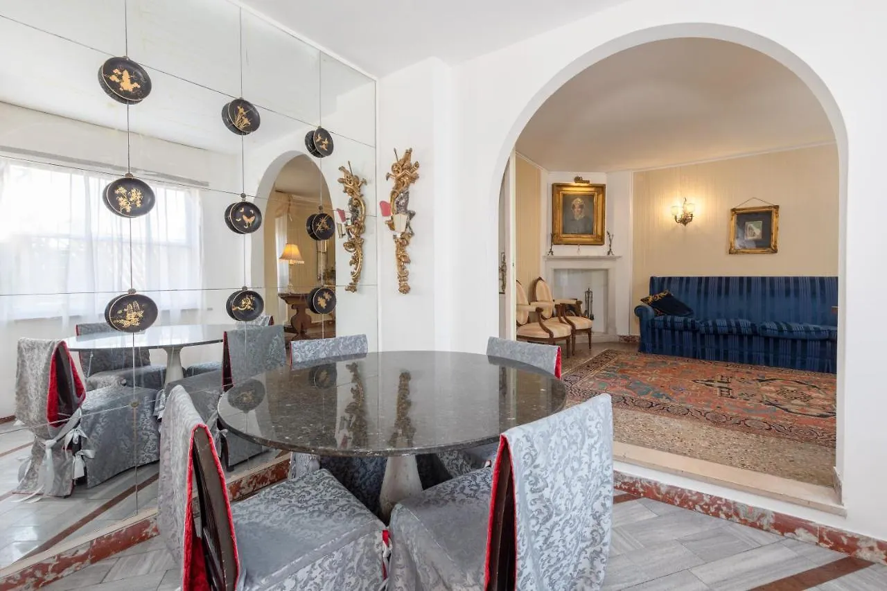 Venezia-Centro Prestigioso Appartamento Storico Italien