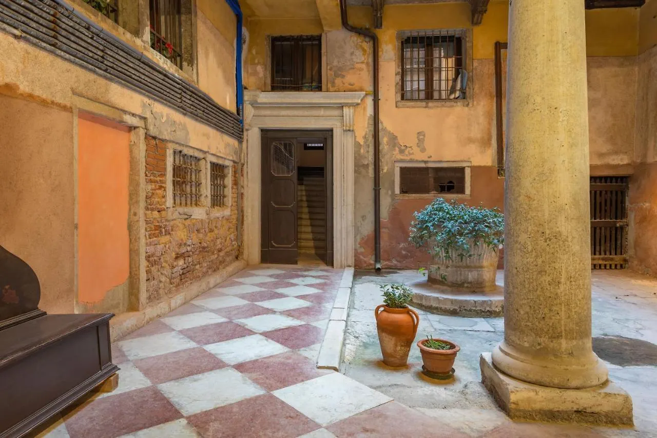 Venezia-Centro Prestigioso Appartamento Storico Venedig